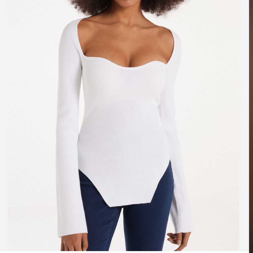 Viral White Knit Ribbed Sweetheart Neckline Long Sleeved sweater, Size Small